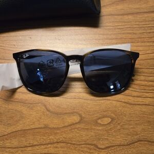 Ray-Ban Tortoiseshell Frame Sunglasses